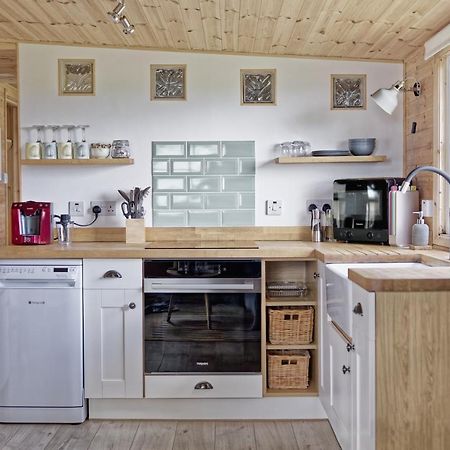 Scandi Cabin On A Hill, With Stunning Panoramic Views Ludgvan ภายนอก รูปภาพ